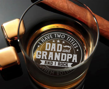 I Have Two Titles Dad and Grandpa And I Rock Them Both Stemless Whíkey Glass, Fathers Day Whíkey Glass, Gift for Dad